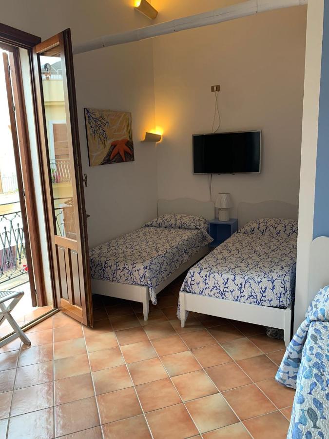 Apartment With Terraces And Private Jacuzzi - San Vito 400M From Beach San Vito Lo Capo Exterior foto
